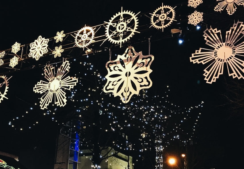 Winter lights make downtown Vancouver merry and bright - Robson