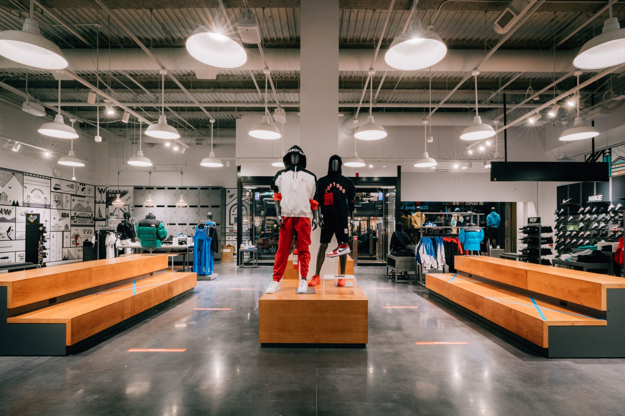 Vancouver Shopping Foot Locker's First Canadian Community Power Store